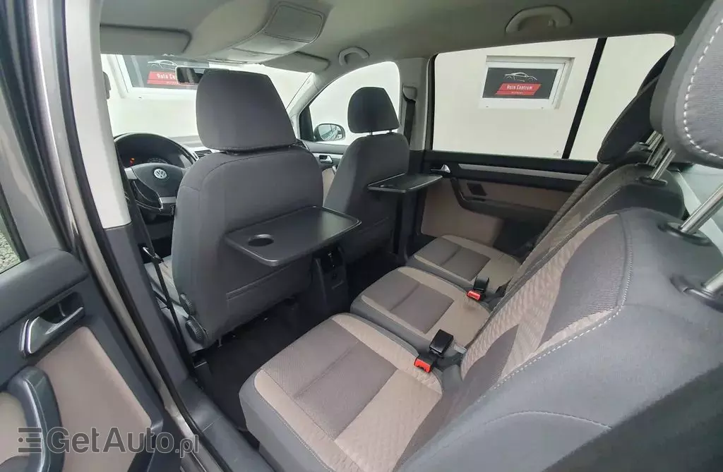 VOLKSWAGEN Touran 