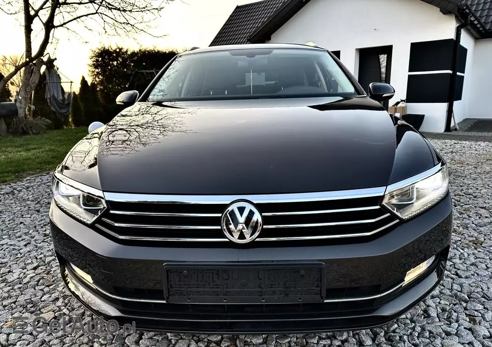 VOLKSWAGEN Passat Variant 2.0 TDI DSG (BlueMotion Technology) Trendline