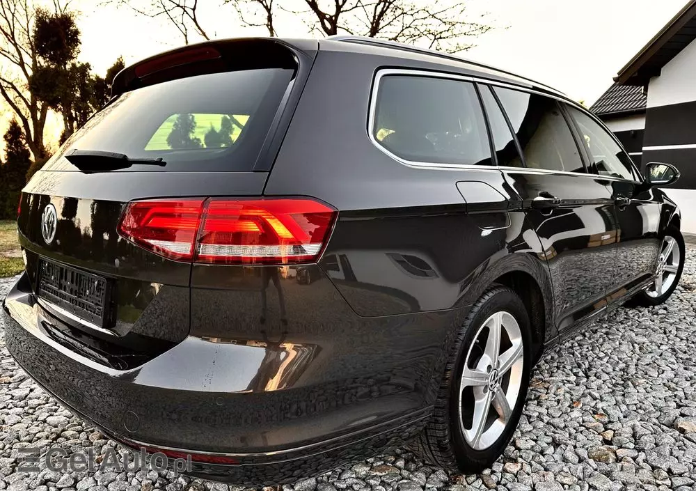 VOLKSWAGEN Passat Variant 2.0 TDI DSG (BlueMotion Technology) Trendline