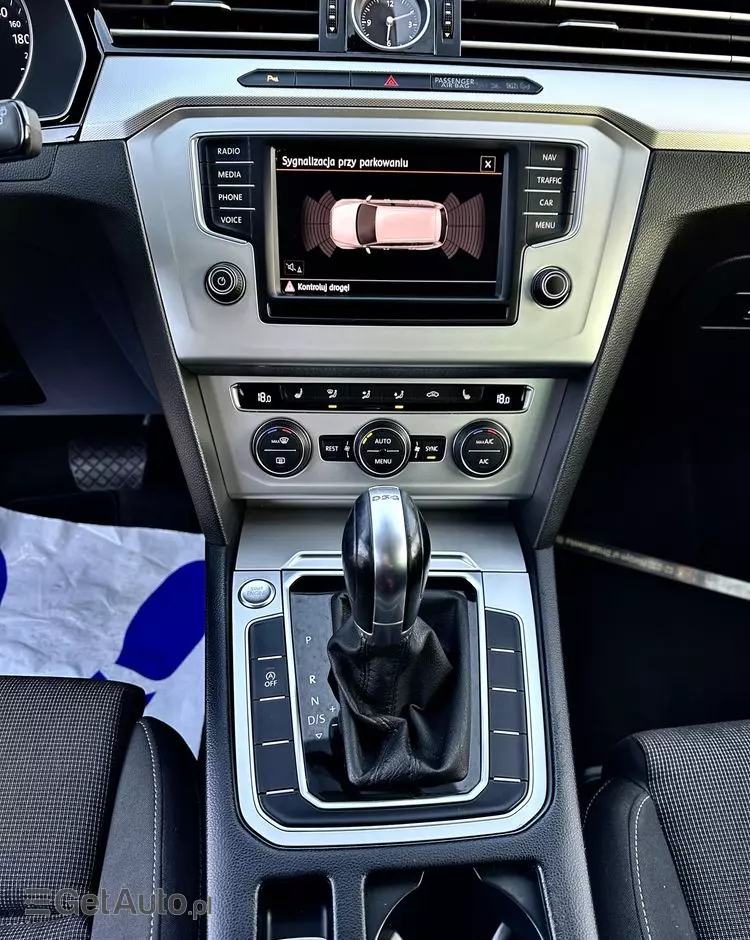 VOLKSWAGEN Passat Variant 2.0 TDI DSG (BlueMotion Technology) Trendline