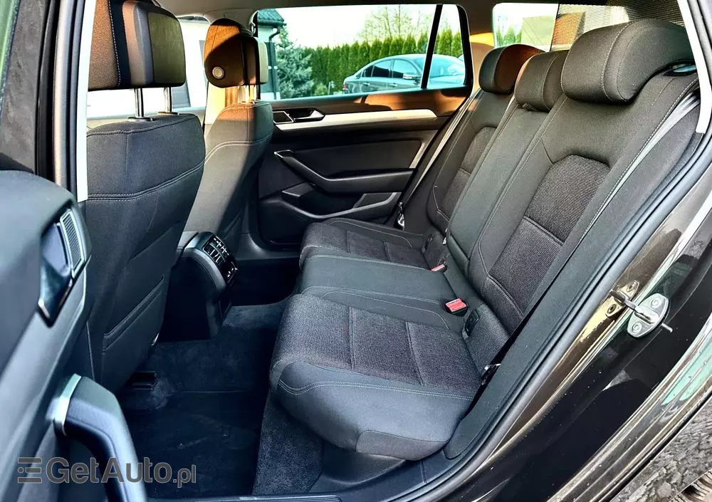 VOLKSWAGEN Passat Variant 2.0 TDI DSG (BlueMotion Technology) Trendline