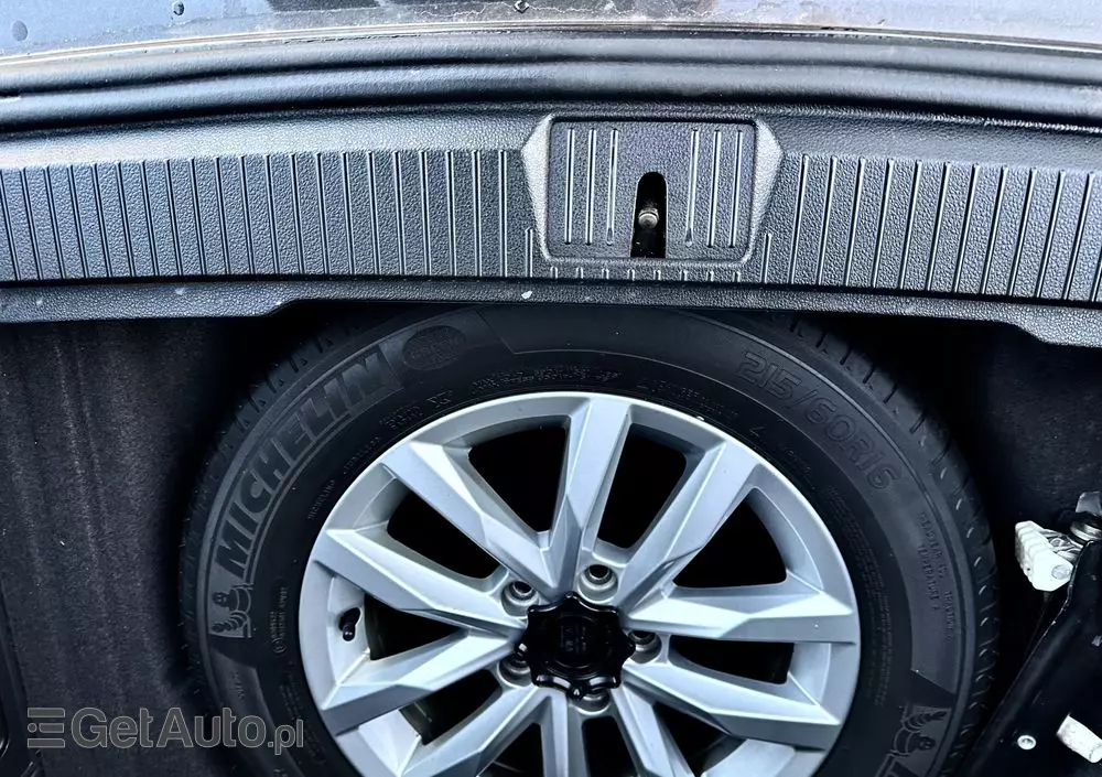 VOLKSWAGEN Passat Variant 2.0 TDI DSG (BlueMotion Technology) Trendline