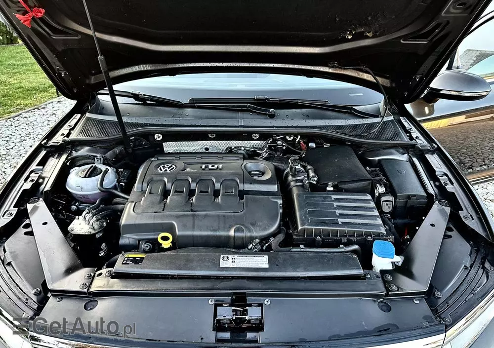 VOLKSWAGEN Passat Variant 2.0 TDI DSG (BlueMotion Technology) Trendline