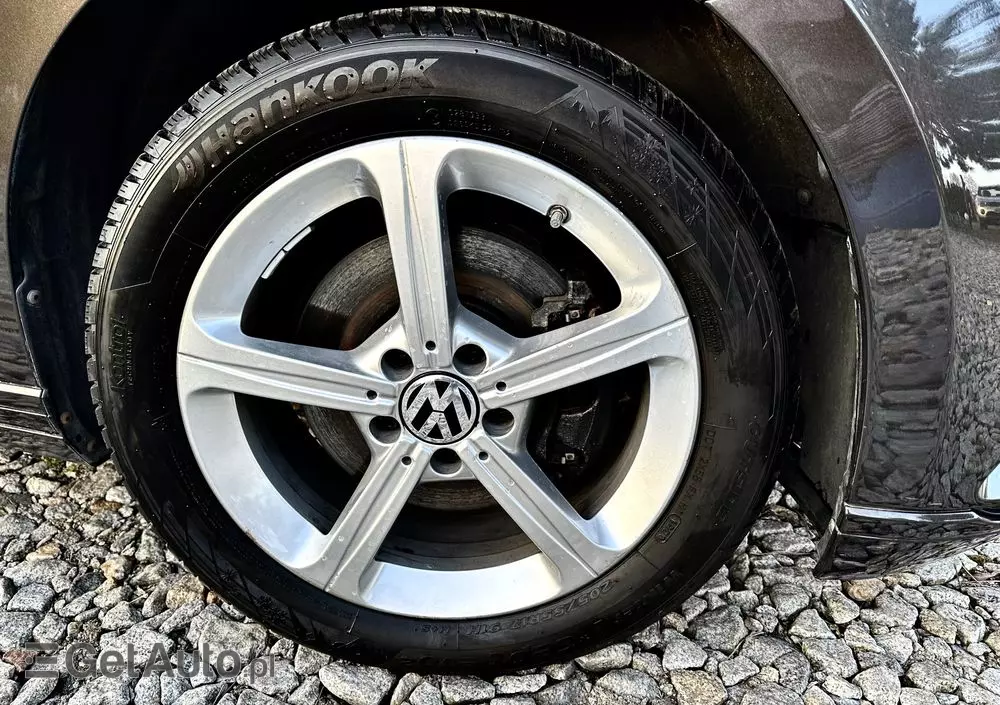 VOLKSWAGEN Passat Variant 2.0 TDI DSG (BlueMotion Technology) Trendline