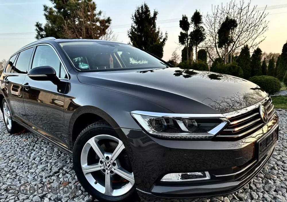 VOLKSWAGEN Passat Variant 2.0 TDI DSG (BlueMotion Technology) Trendline