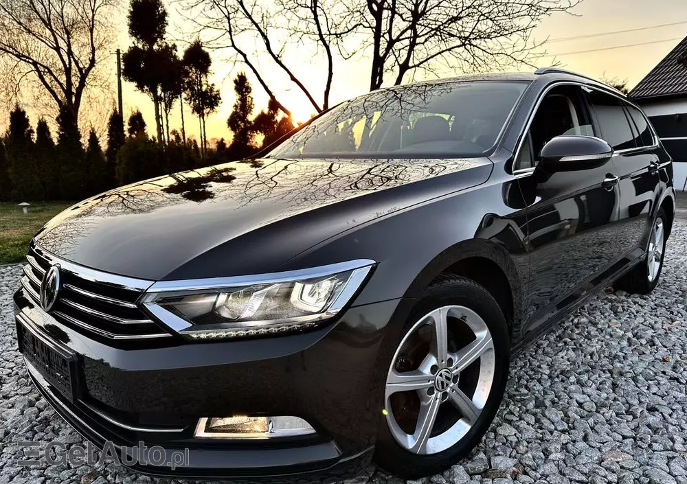 VOLKSWAGEN Passat Variant 2.0 TDI DSG (BlueMotion Technology) Trendline