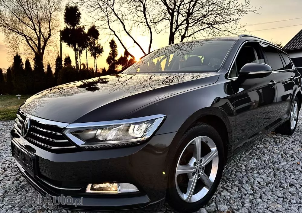 VOLKSWAGEN Passat Variant 2.0 TDI DSG (BlueMotion Technology) Trendline