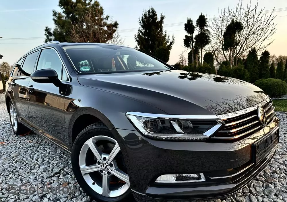 VOLKSWAGEN Passat Variant 2.0 TDI DSG (BlueMotion Technology) Trendline