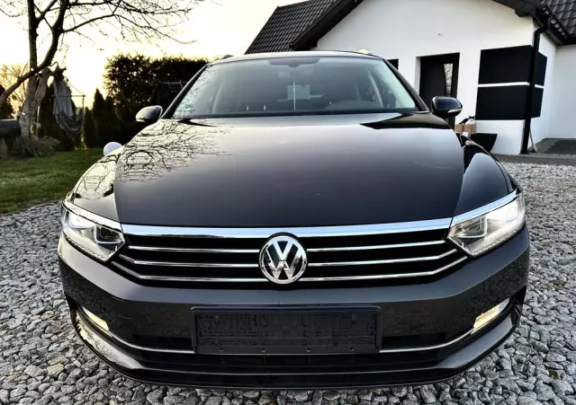 VOLKSWAGEN Passat Variant 2.0 TDI DSG (BlueMotion Technology) Trendline