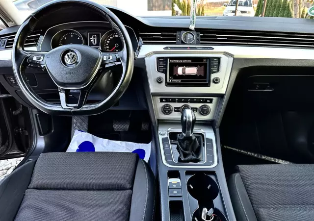 VOLKSWAGEN Passat Variant 2.0 TDI DSG (BlueMotion Technology) Trendline