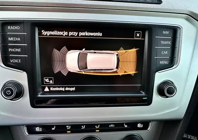 VOLKSWAGEN Passat Variant 2.0 TDI DSG (BlueMotion Technology) Trendline