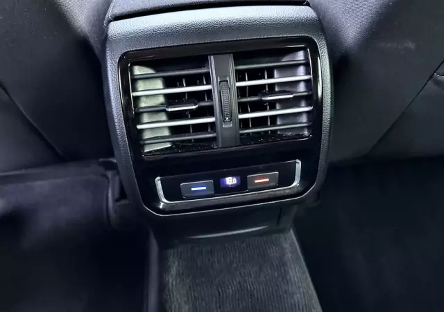 VOLKSWAGEN Passat Variant 2.0 TDI DSG (BlueMotion Technology) Trendline