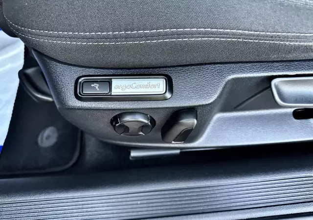 VOLKSWAGEN Passat Variant 2.0 TDI DSG (BlueMotion Technology) Trendline