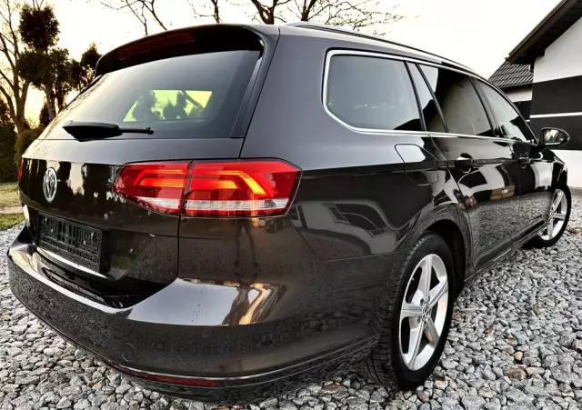 VOLKSWAGEN Passat Variant 2.0 TDI DSG (BlueMotion Technology) Trendline
