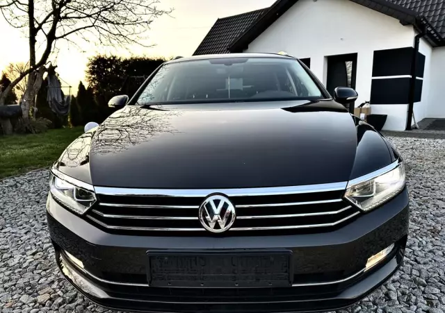 VOLKSWAGEN Passat Variant 2.0 TDI DSG (BlueMotion Technology) Trendline