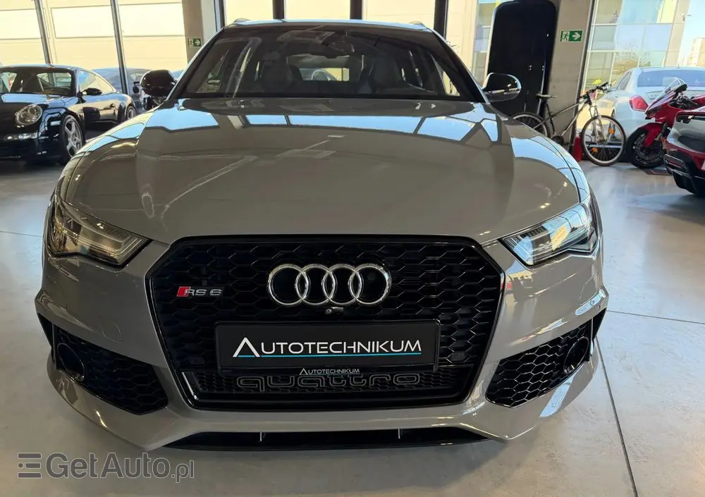 AUDI RS6 