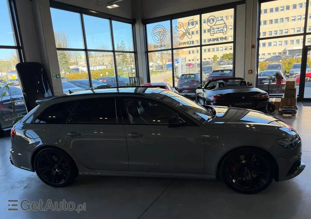 AUDI RS6 
