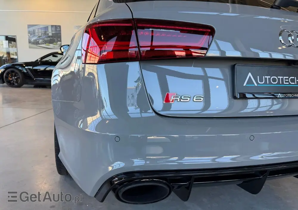 AUDI RS6 