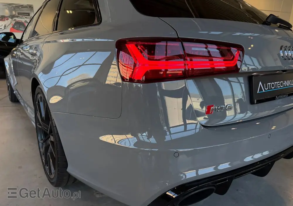 AUDI RS6 