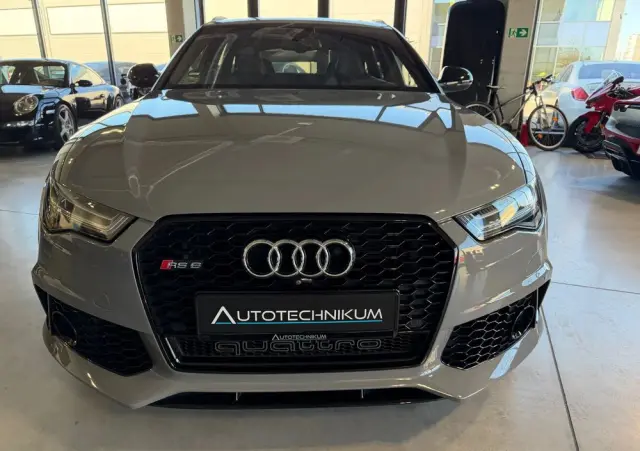 AUDI RS6 