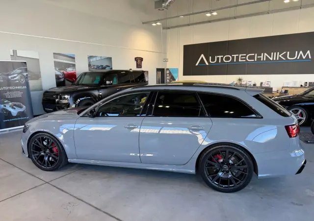 AUDI RS6 