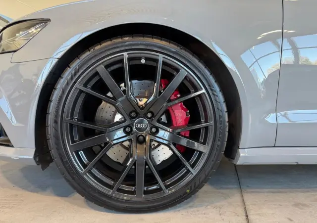 AUDI RS6 