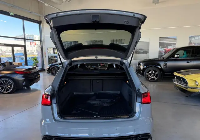 AUDI RS6 