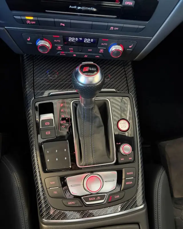 AUDI RS6 