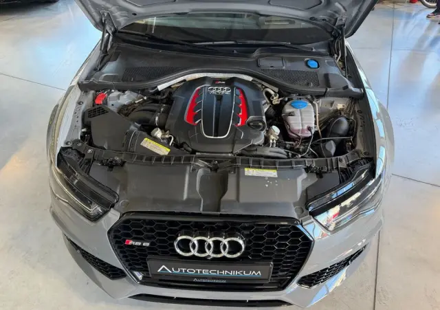 AUDI RS6 