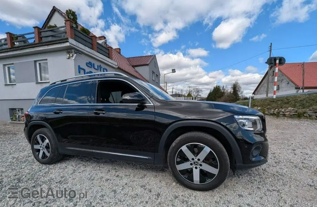 MERCEDES-BENZ GLB 