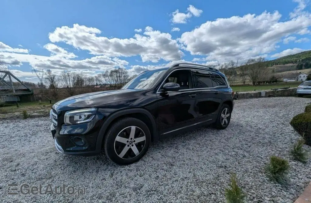 MERCEDES-BENZ GLB 