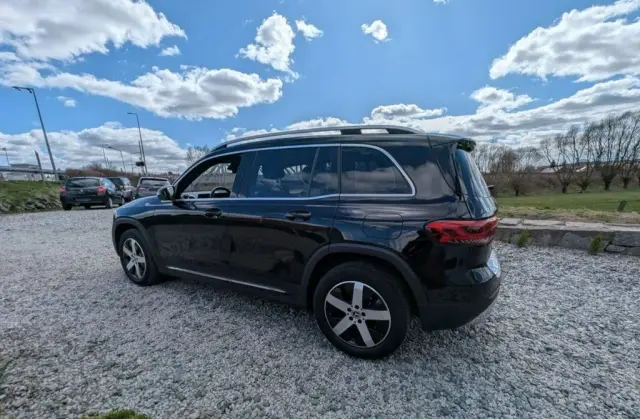 MERCEDES-BENZ GLB 