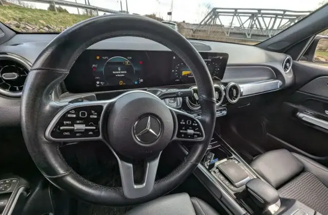 MERCEDES-BENZ GLB 