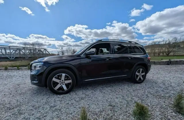 MERCEDES-BENZ GLB 
