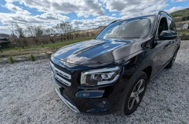 MERCEDES-BENZ GLB 