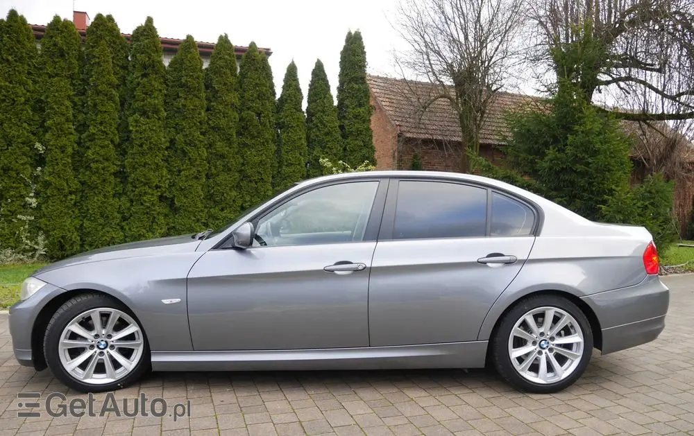BMW Seria 3 318i