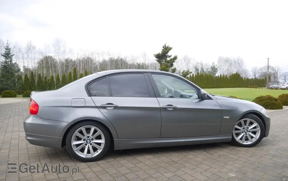 BMW Seria 3 318i
