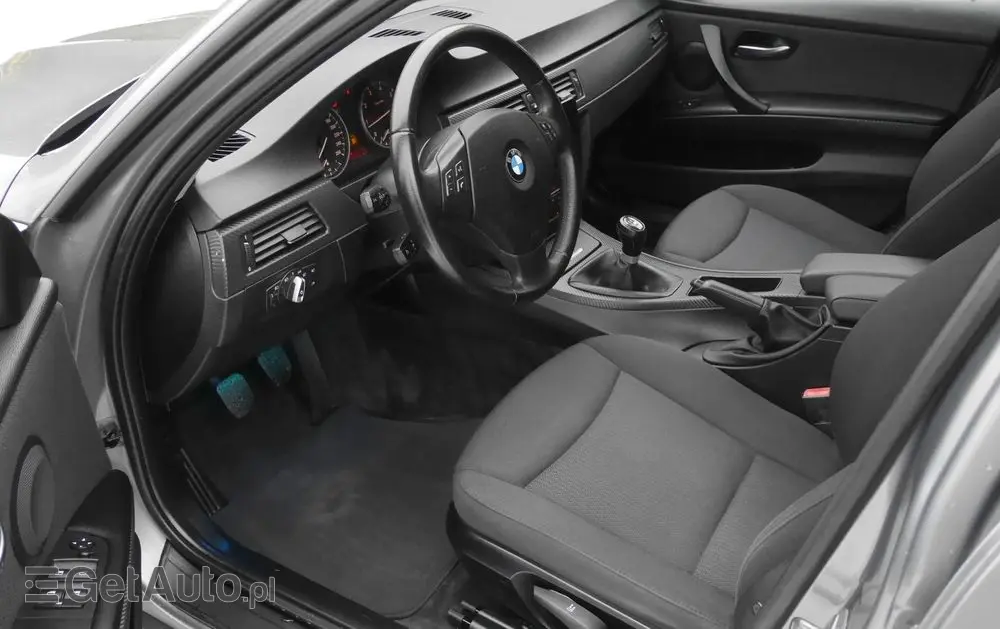 BMW Seria 3 318i
