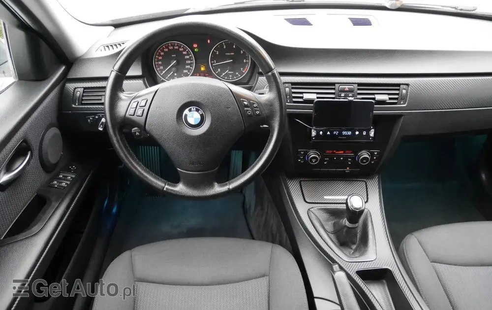 BMW Seria 3 318i