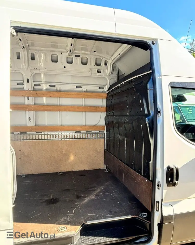 IVECO Daily 35S18 Maxi Blaszak Długi Furgon 3.0 Blaszak L4H3 