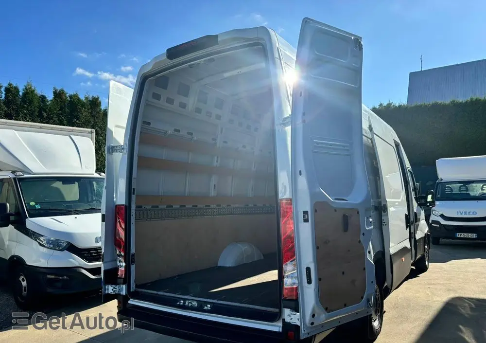 IVECO Daily 35S18 Maxi Blaszak Długi Furgon 3.0 Blaszak L4H3 