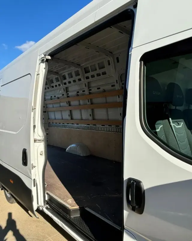 IVECO Daily 35S18 Maxi Blaszak Długi Furgon 3.0 Blaszak L4H3 