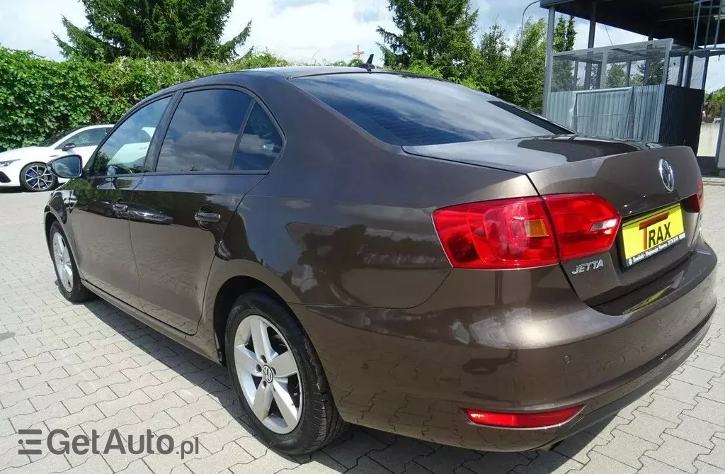 VOLKSWAGEN Jetta 