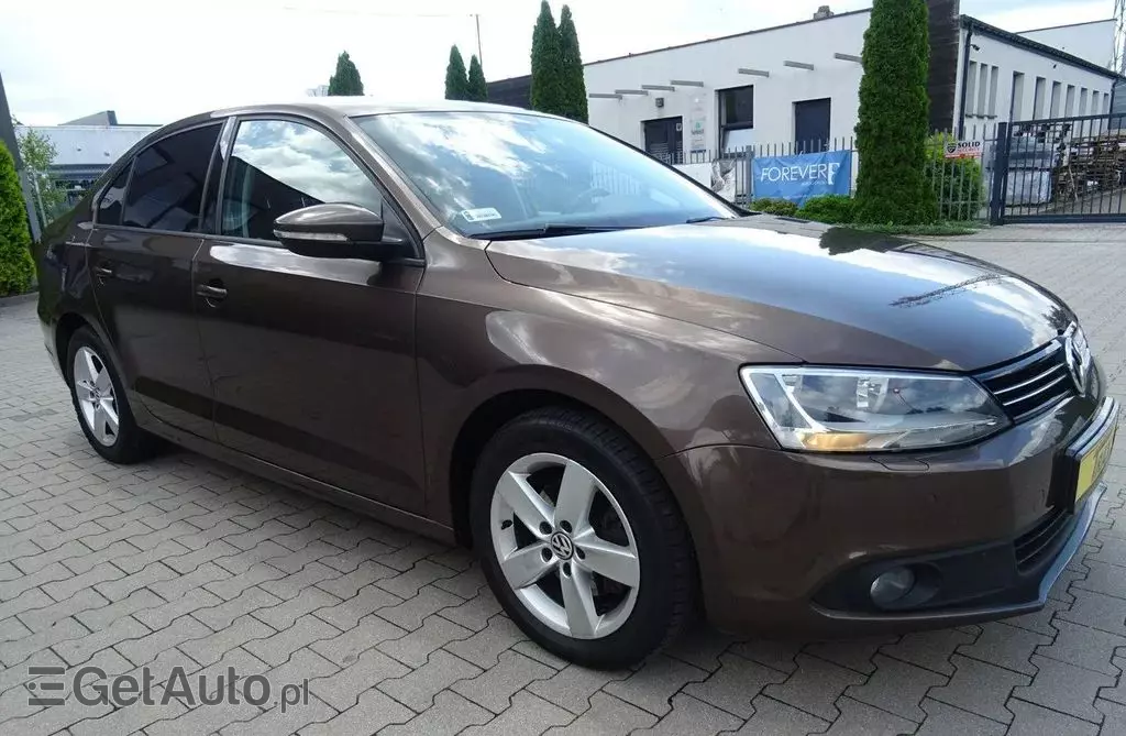 VOLKSWAGEN Jetta 