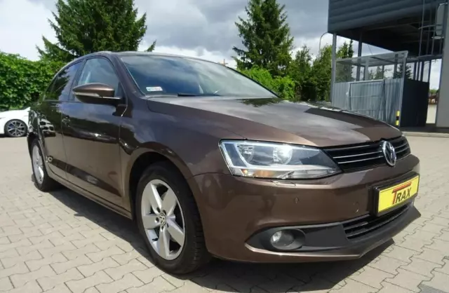 VOLKSWAGEN Jetta 
