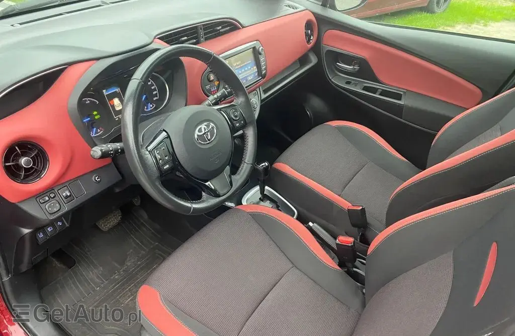 TOYOTA Yaris 