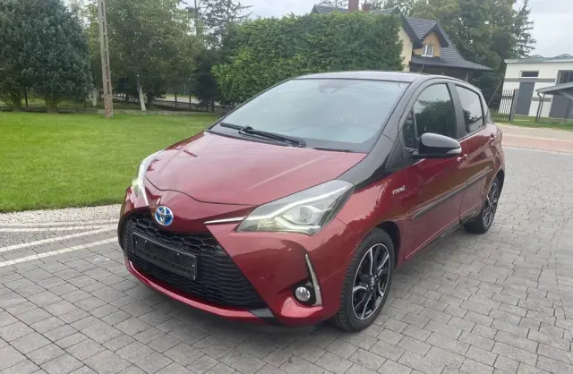 TOYOTA Yaris 