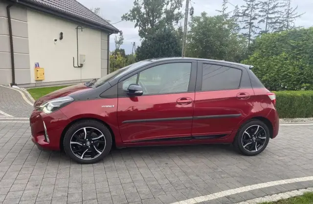 TOYOTA Yaris 
