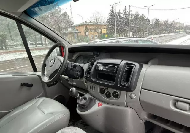 OPEL Vivaro 