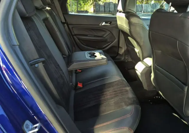 PEUGEOT 308 BlueHDi FAP 180 EAT8 Stop & Start GT